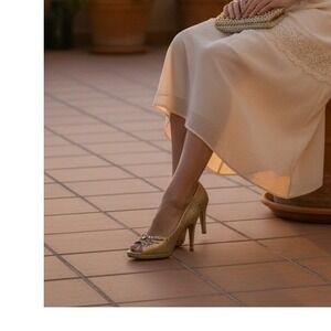 Carlos Santana Mystified Gold Peep Toe Heels Studded Pumps Womens 7M